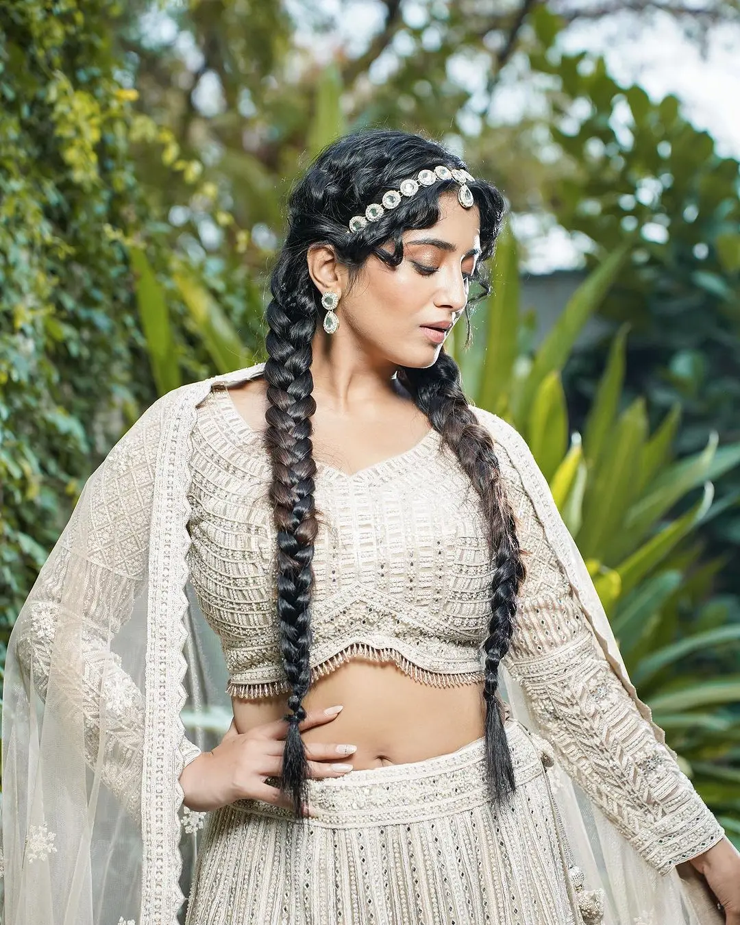 TOLLYWOOD ACTRESS RASHI SINGH STILLS IN WHITE LEHENGA CHOLI 4